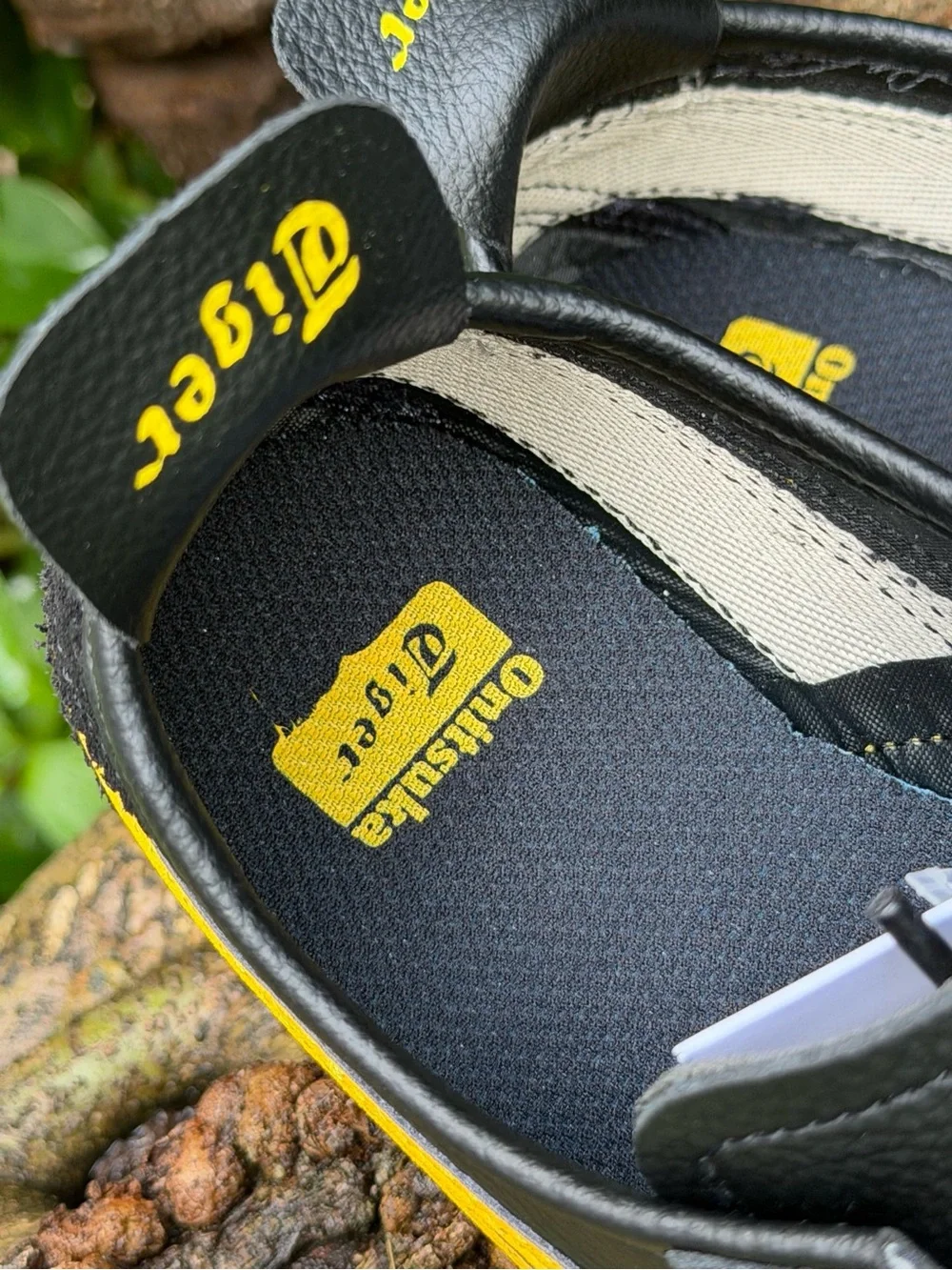 Onitsuka Tiger by Asics Men's Black & Yellow Low-Profile Sneakers